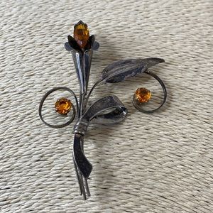 Vintage signed Truart sterling floral brooch